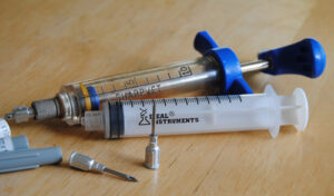 syringe and needles for beef cattle injections for vaccines or medications
